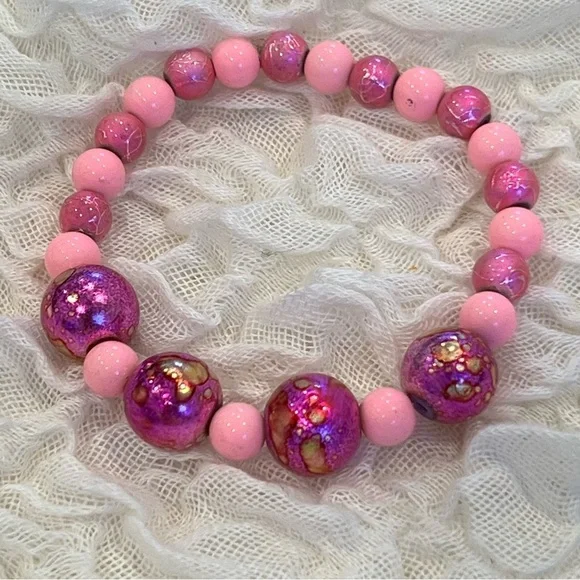 Handmade beaded stretchy stackable pink Barbie bracelets - Picture 5 of 10